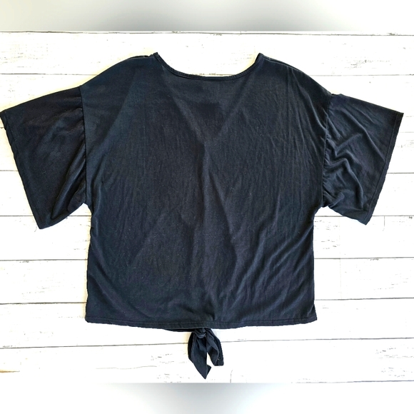 Lavender Field Bell Sleeve Tie Front Vneck Top Shirt W/ Gold & Black Necklace - Picture 4 of 13